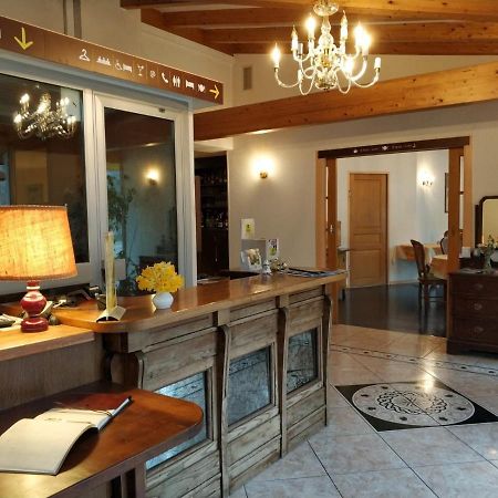 Chalezeule Logis Hotel Calisola Besancon - Soiree Etape מראה חיצוני תמונה