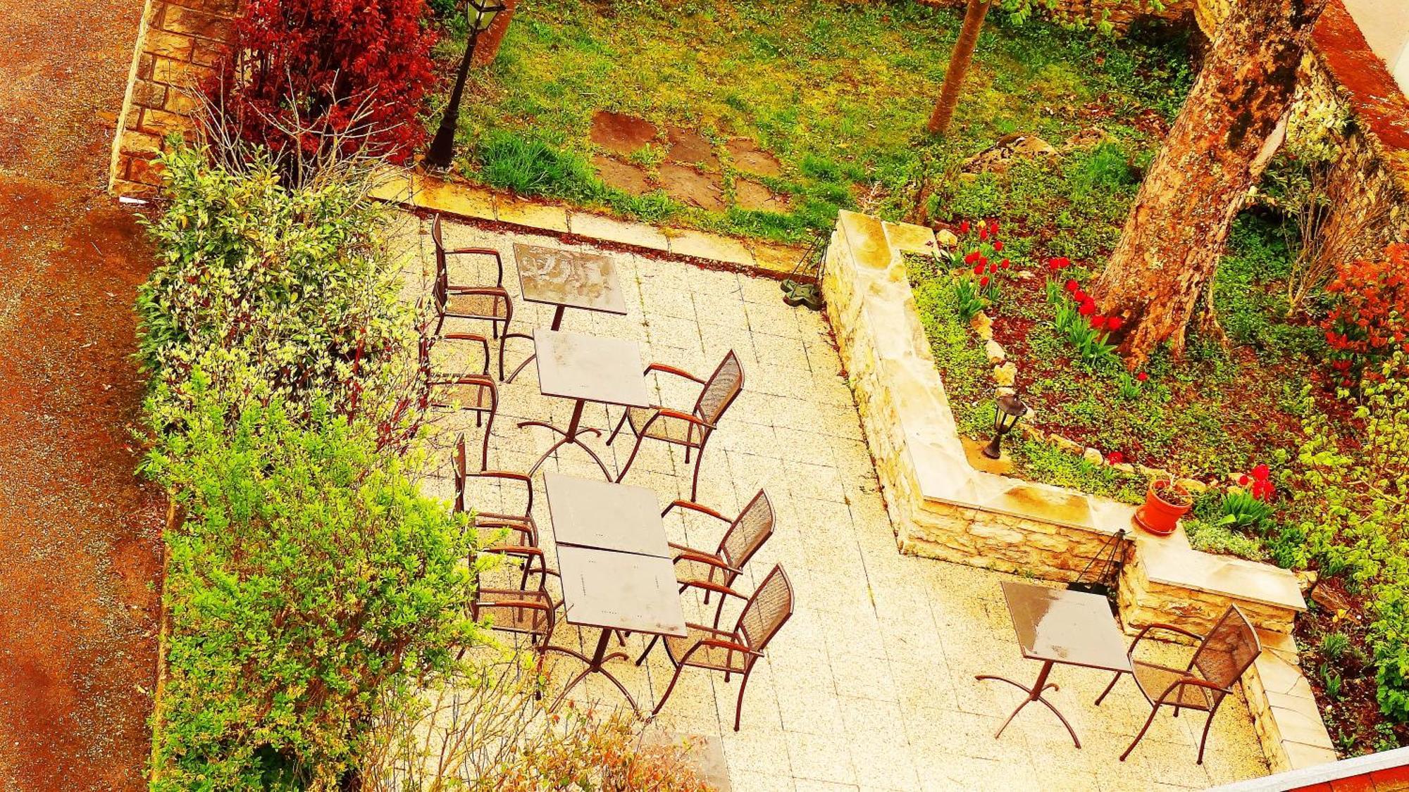 Chalezeule Logis Hotel Calisola Besancon - Soiree Etape מראה חיצוני תמונה