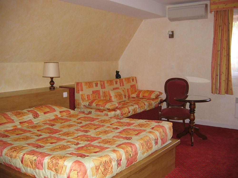 Chalezeule Logis Hotel Calisola Besancon - Soiree Etape מראה חיצוני תמונה