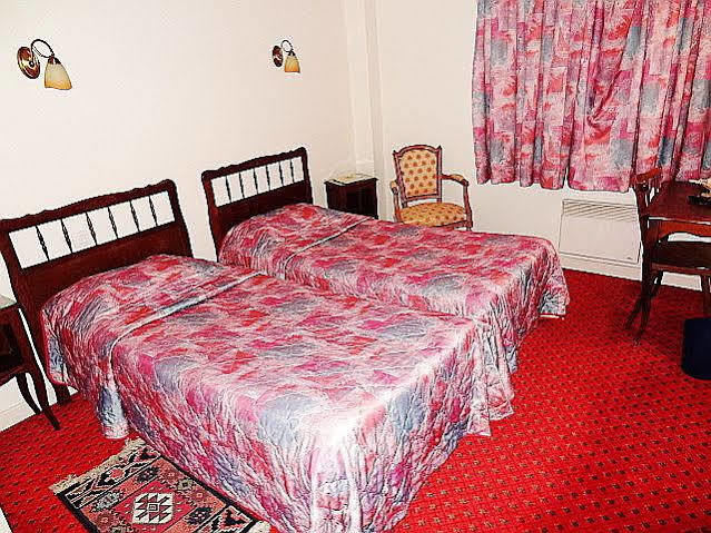 Chalezeule Logis Hotel Calisola Besancon - Soiree Etape מראה חיצוני תמונה