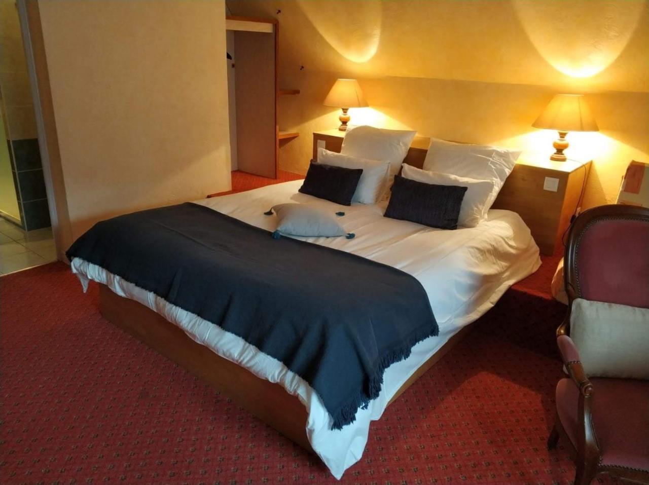 Chalezeule Logis Hotel Calisola Besancon - Soiree Etape מראה חיצוני תמונה