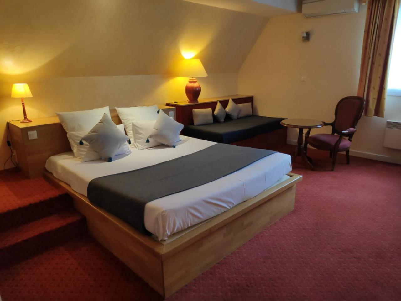 Chalezeule Logis Hotel Calisola Besancon - Soiree Etape מראה חיצוני תמונה