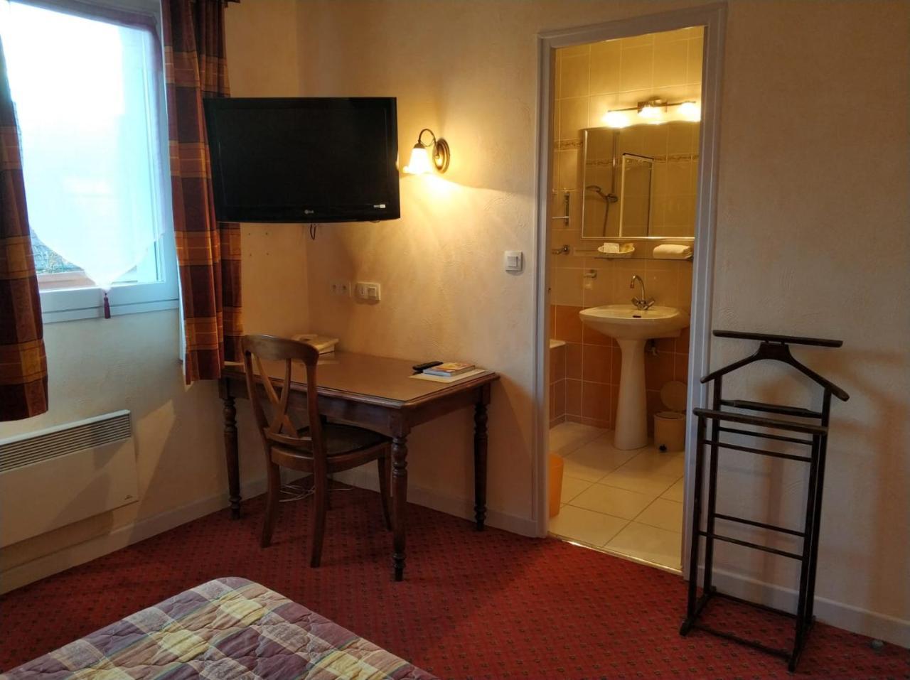 Chalezeule Logis Hotel Calisola Besancon - Soiree Etape מראה חיצוני תמונה