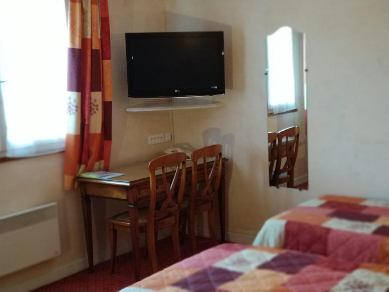 Chalezeule Logis Hotel Calisola Besancon - Soiree Etape מראה חיצוני תמונה